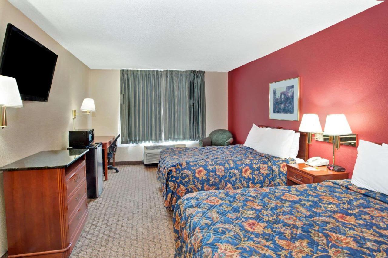 Days Inn By Wyndham Marietta-Atlanta-Delk Road Экстерьер фото